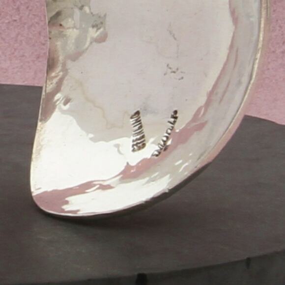 sterling silver vintage signed hammered statement cuff bracelet size 6.5in - Picture 3 of 3